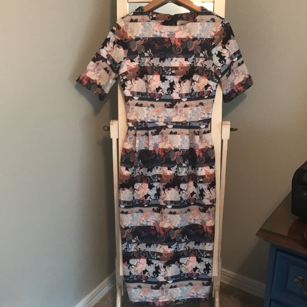 Midi dress with 1/4 sleeve